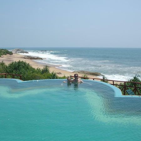 Kirinda Beach Resort, Yala Buitenkant foto
