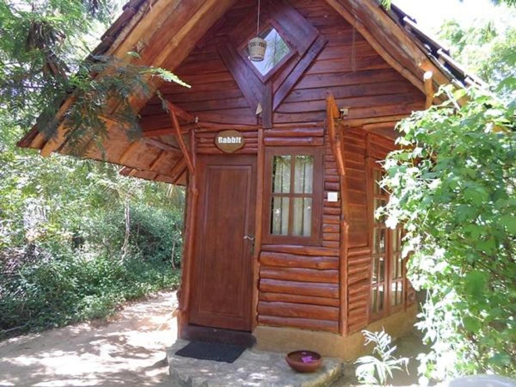 Kirinda Beach Resort, Yala Buitenkant foto