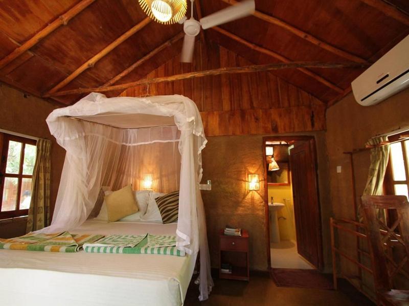 Kirinda Beach Resort, Yala Buitenkant foto