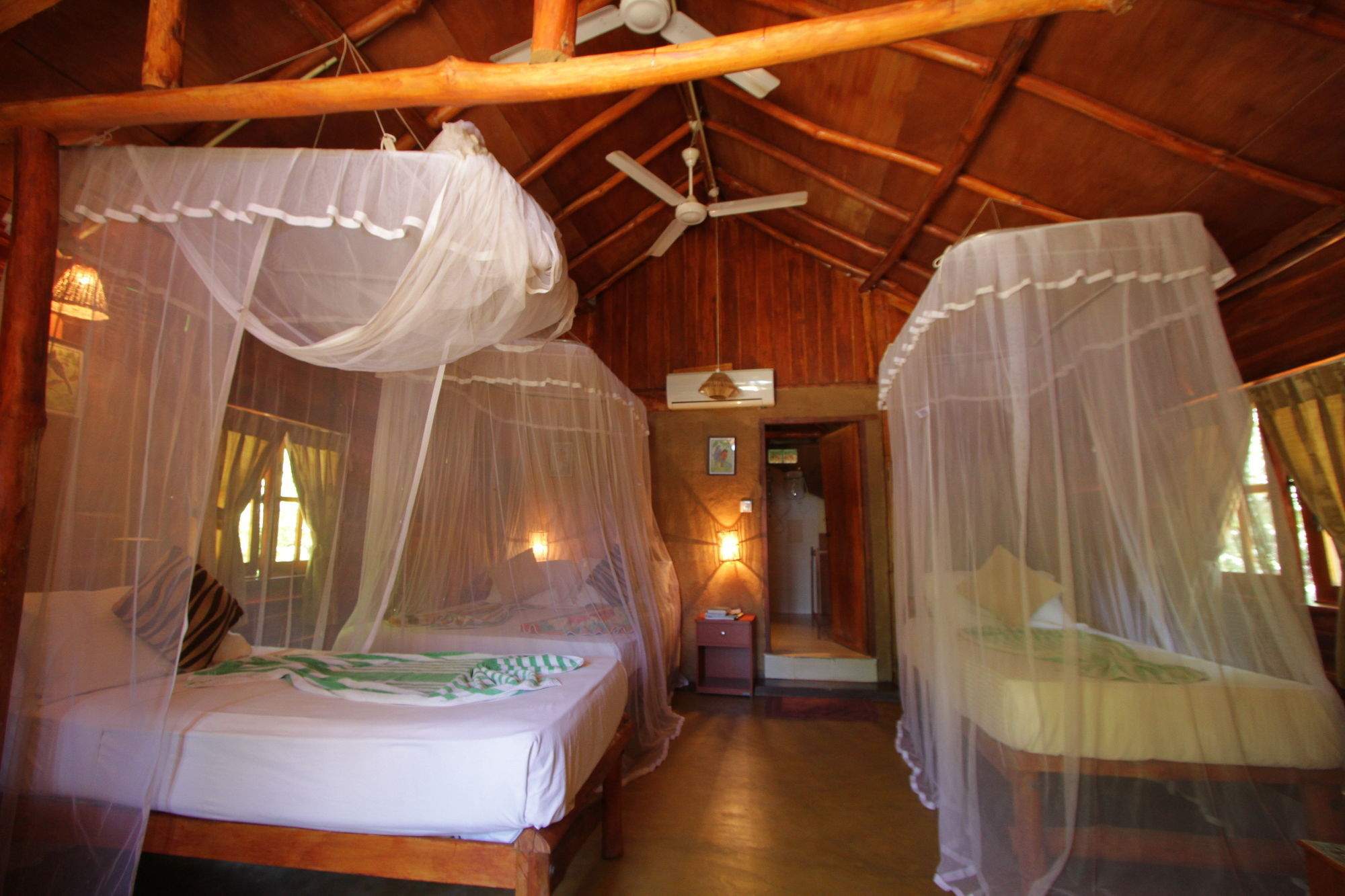 Kirinda Beach Resort, Yala Buitenkant foto