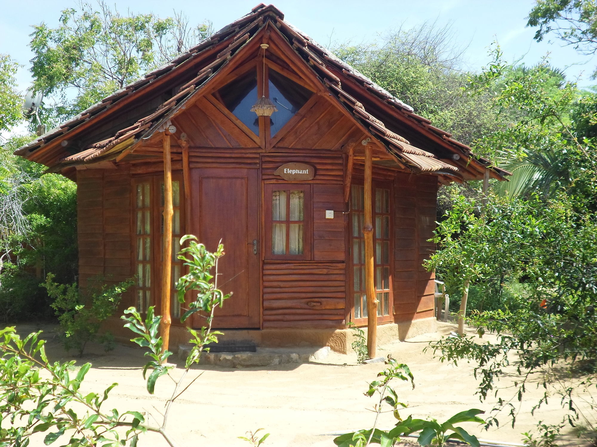 Kirinda Beach Resort, Yala Buitenkant foto