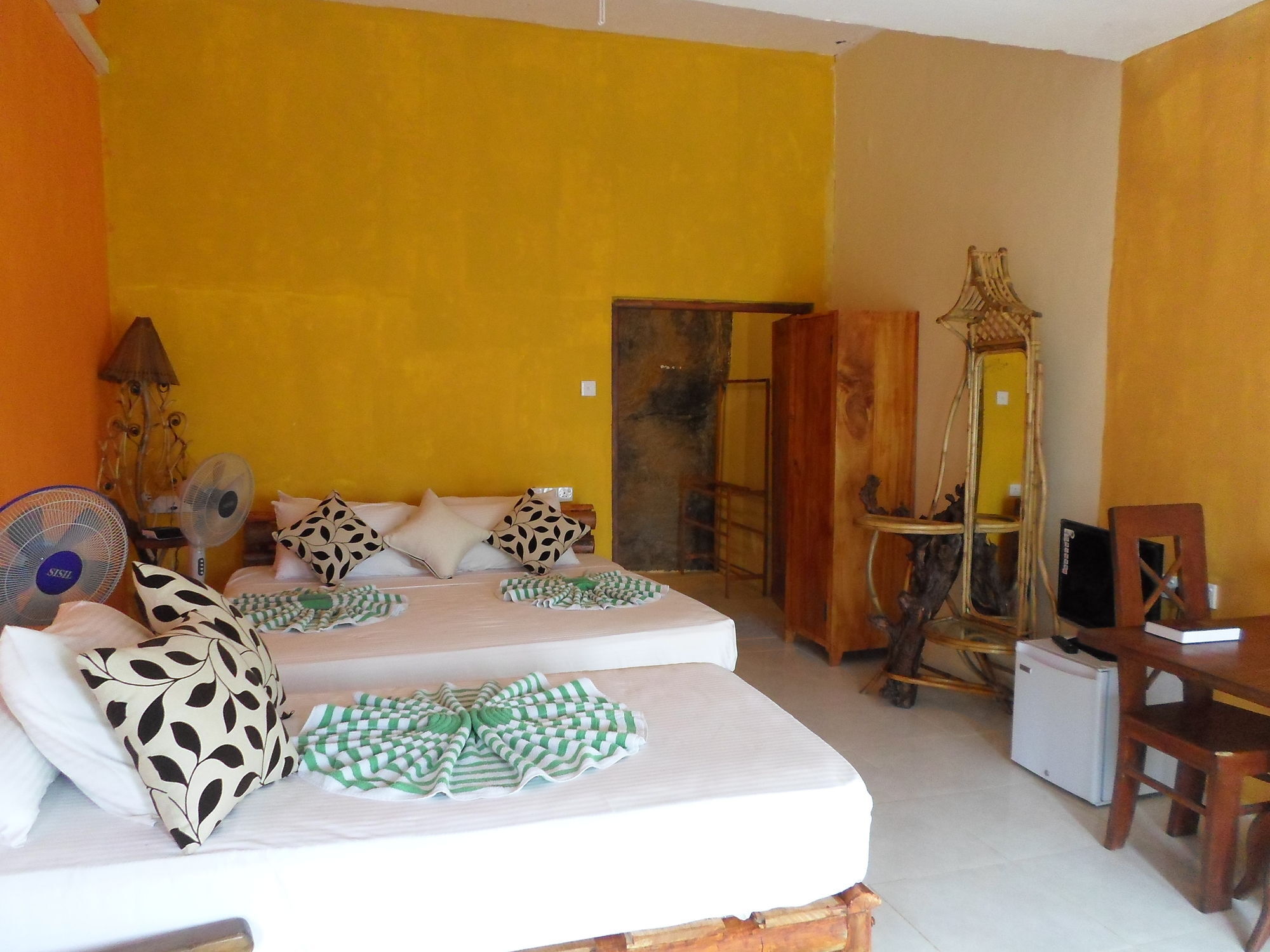 Kirinda Beach Resort, Yala Buitenkant foto